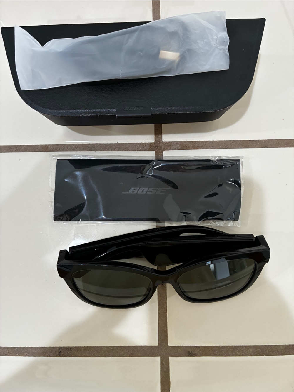 Bose Frames Alto Audio Sunglasses Black w/ Case & Charging Cable